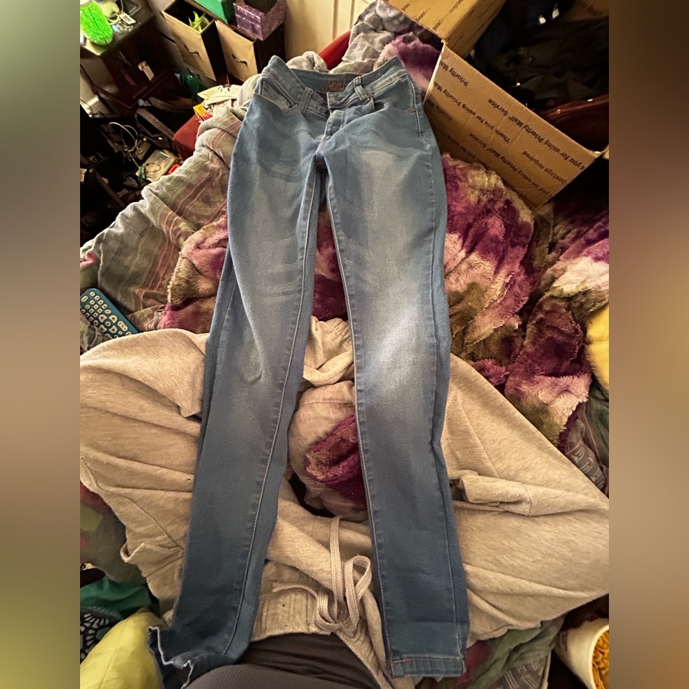 Tight skinny jean